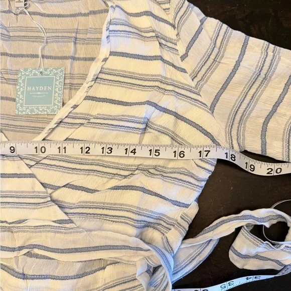 Hayden - Striped Blouse with Lace - Picture 6 of 9